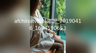 内射人妻  实记出轨人妻带娃出来偷情 专心看着电视 突然好奇妈妈在吃什么 淫荡吸茎口爆