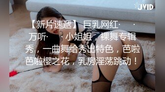 餐厅女厕全景偷拍连衣裙短发美女⭐肥逼黑黑长长的穴毛