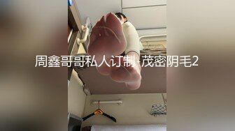 花臂纹身双马尾妹子沙发上操倒立口交上位骑乘大力猛操