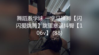 美女大学生的性感诱惑，全程露脸性感脱衣舞，揉奶玩逼特写展示，伸着舌头要舔狼友大鸡巴