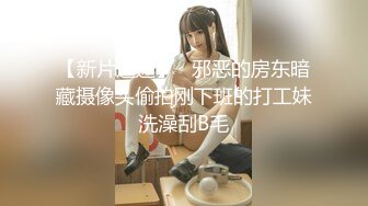 【新片速遞】  果冻传媒 GDCM-017 小伙给离婚多年的父亲找了一个美女玩3P❤️可惜运气不太好被警察抓现行！