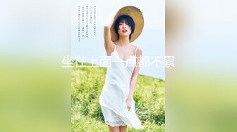 洗浴会所保安躲藏 在排气扇通风口附近手持偷拍女浴客洗澡貌似有几个身材还可以