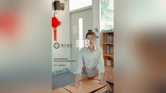 萝莉美少女！娇小身材双马尾！撩起小背心贫乳奶子，按摩器震动小穴