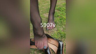 I made my hotwife wear layered pantyhose before giving me a blowjob (ph6375d56e0fd15)