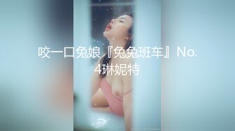 最新多位美女少妇极端贴B盗摄，B眼和BB离你只有一厘米 (5)